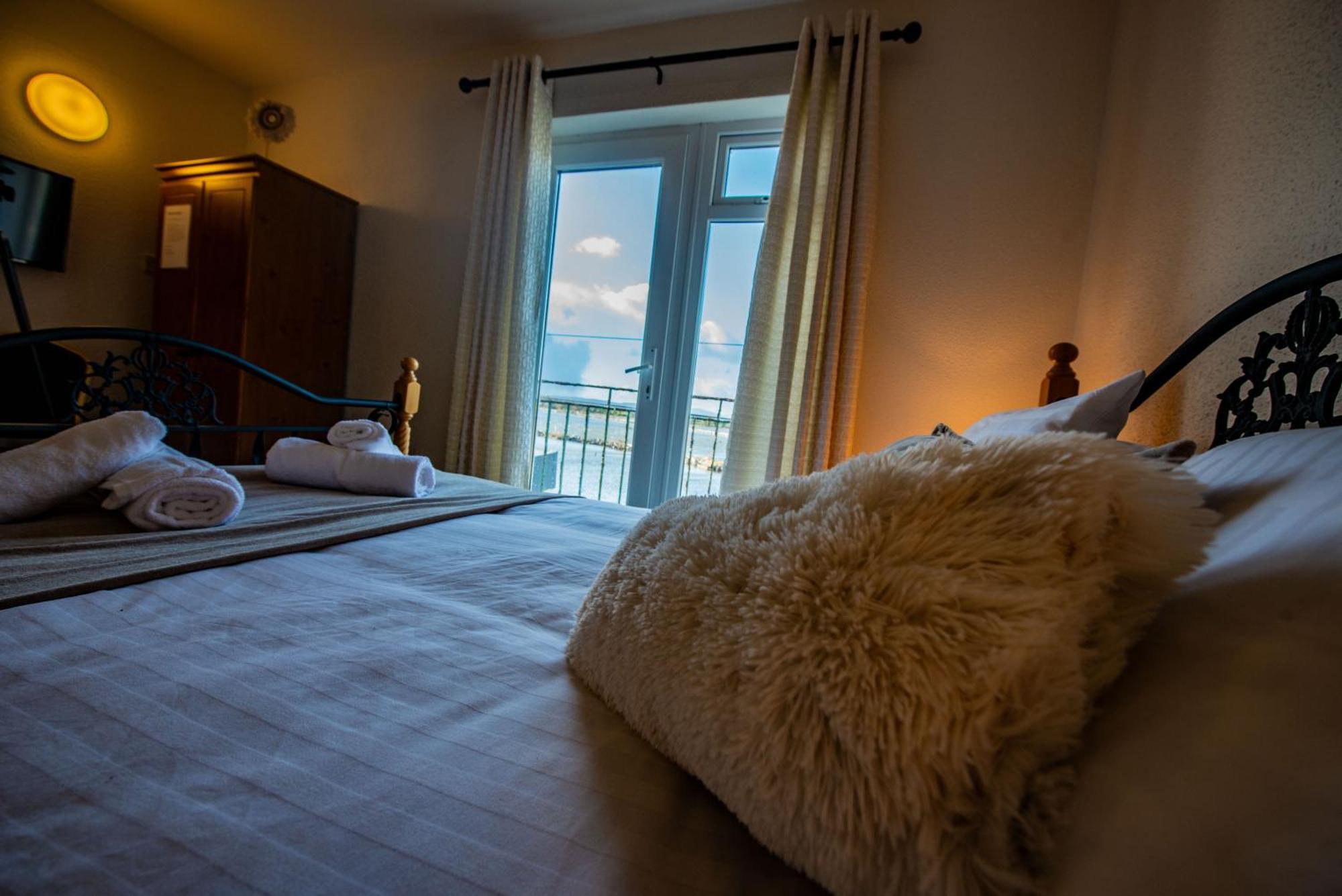 Greenfield Lodge Hotel Bar & Bistro Headford Екстериор снимка
