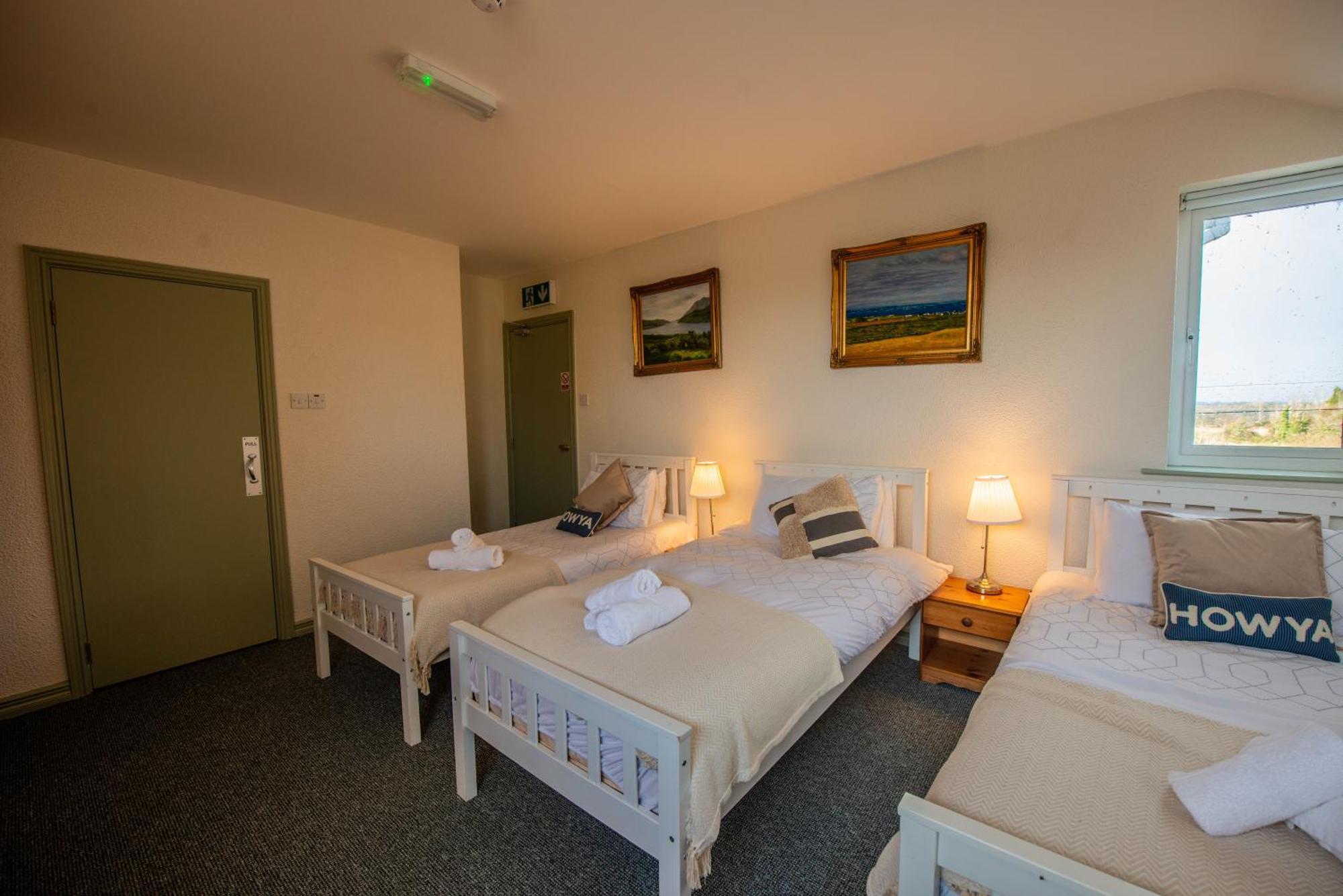 Greenfield Lodge Hotel Bar & Bistro Headford Екстериор снимка