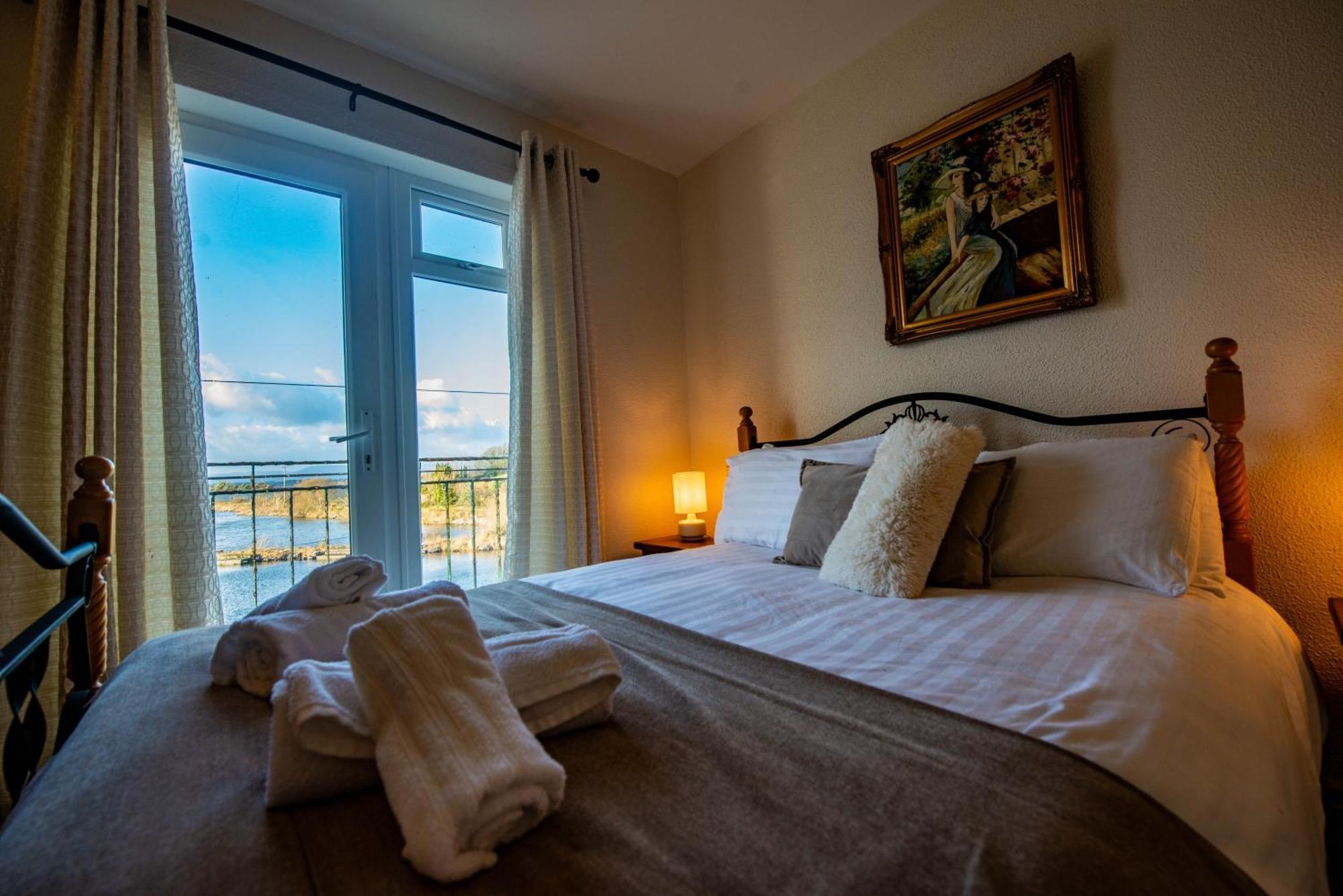 Greenfield Lodge Hotel Bar & Bistro Headford Екстериор снимка