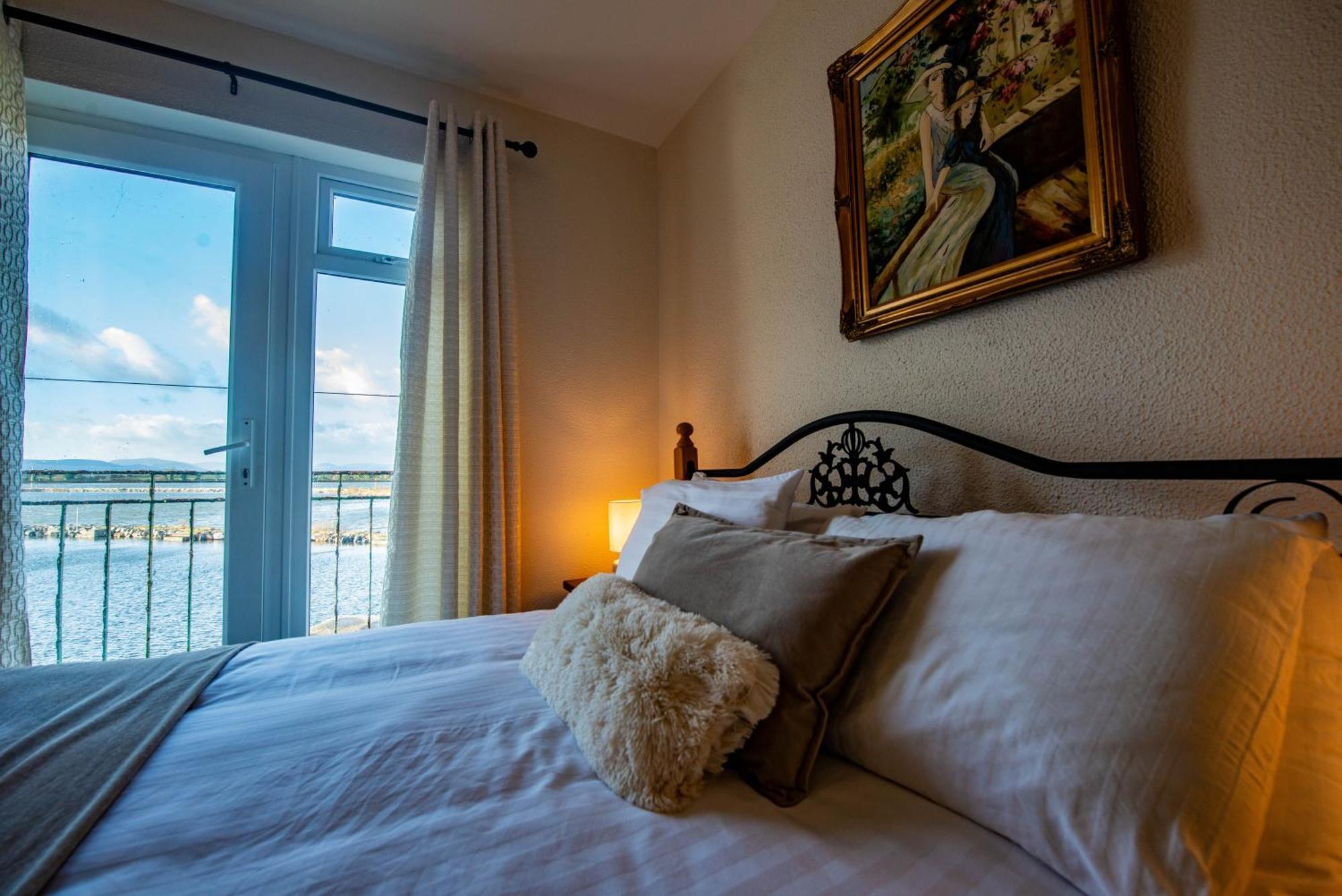Greenfield Lodge Hotel Bar & Bistro Headford Екстериор снимка