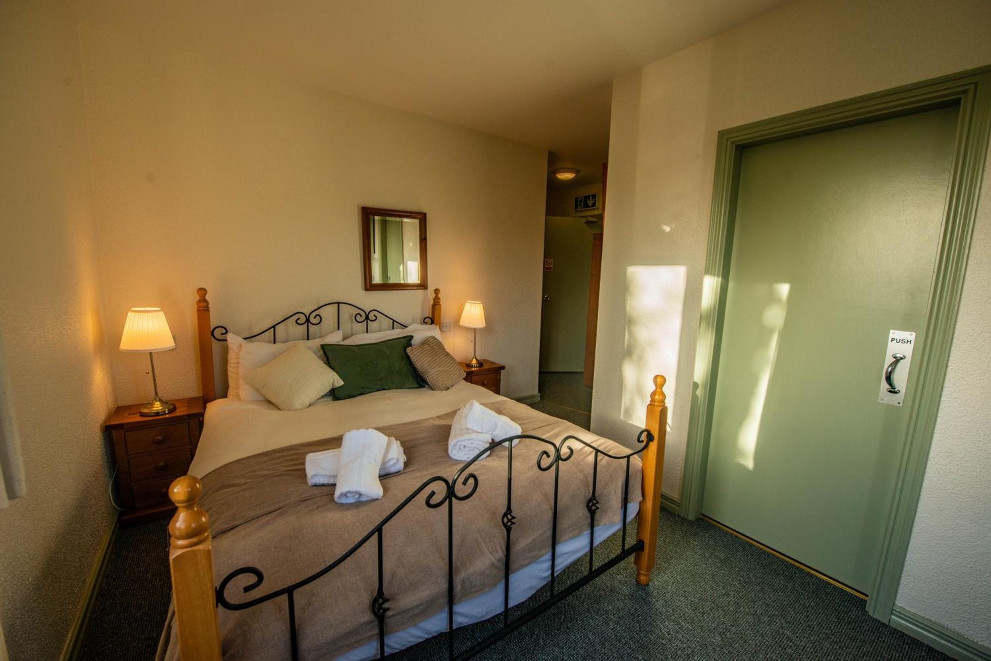 Greenfield Lodge Hotel Bar & Bistro Headford Екстериор снимка