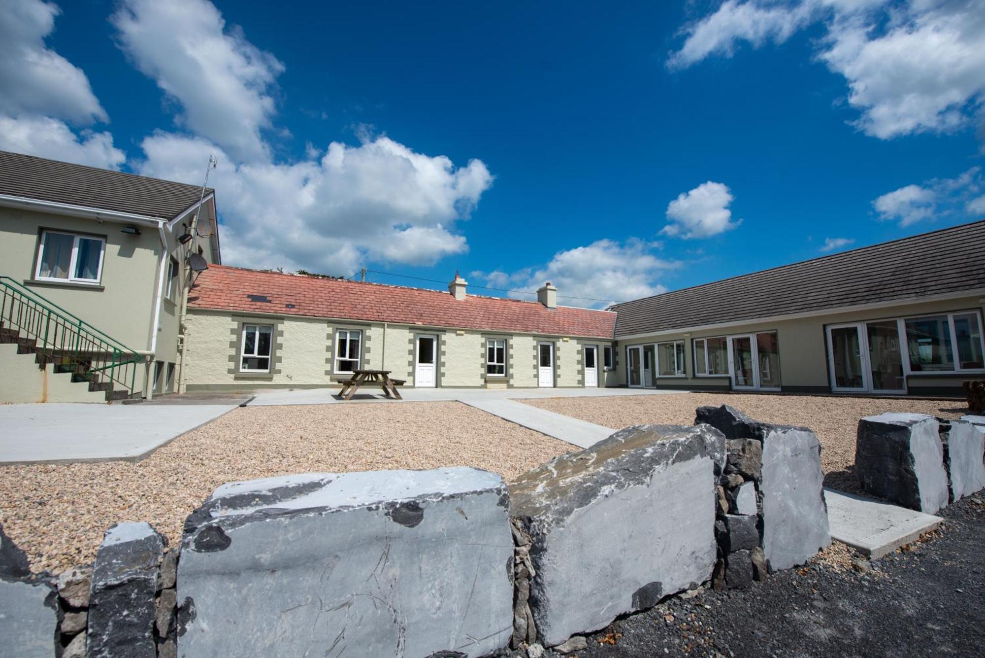 Greenfield Lodge Hotel Bar & Bistro Headford Екстериор снимка